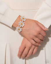 Load image into Gallery viewer, Paparazzi Poppin Pastel - White Bracelet