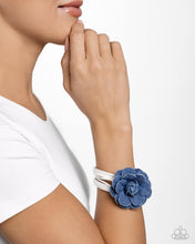 Load image into Gallery viewer, Paparazzi Garden Genre - White Bracelet