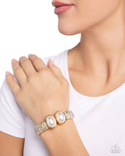 Load image into Gallery viewer, Paparazzi Balanced Brevity - Gold Bracelet