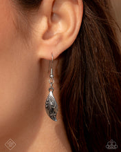 Load image into Gallery viewer, Paparazzi Moderate Merriment Green Necklace (March 2025 Simply Santa Fe)