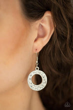 Load image into Gallery viewer, Paparazzi Mildly Metro Gold Necklace (Also available in silver)