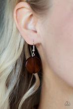 Load image into Gallery viewer, Paparazzi Beach Day Demure - Brown Necklace