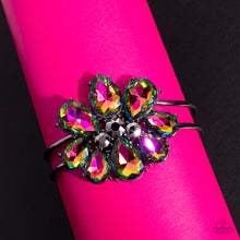 Load image into Gallery viewer, Paparazzi DAUNTLESS is More - Multi Oil Spill Bracelet (October 2022 Life of the Party)