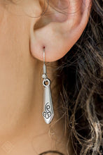 Load image into Gallery viewer, Paparazzi Rogue Vogue Silver Necklace