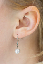 Load image into Gallery viewer, Paparazzi Run for the HEELS Blue Necklace
