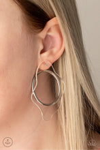 Load image into Gallery viewer, Paparazzi Clear the Way White Earring
