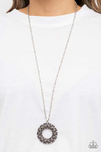 Load image into Gallery viewer, Paparazzi Wintry Wreath - Purple Necklace
