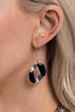 Load image into Gallery viewer, Paparazzi CURB Craze - Black Necklace
