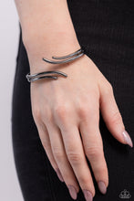 Load image into Gallery viewer, Paparazzi Elven Elegance Black Bracelet
