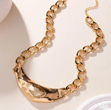 Load image into Gallery viewer, Paparazzi Peak of Pizzazz - Gold Necklace
