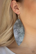 Load image into Gallery viewer, Paparazzi Serenely Smattered - Silver Earrings
