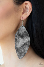 Load image into Gallery viewer, Paparazzi Serenely Smattered - Black Earrings
