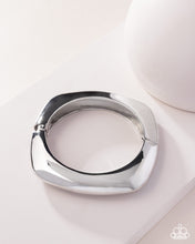 Load image into Gallery viewer, Paparazzi Rounded Reflection Silver Bracelet
