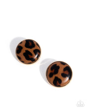 Load image into Gallery viewer, Paparazzi Cheetah Centerpiece - Gold Earrings
