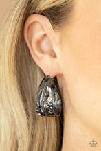 Load image into Gallery viewer, Paparazzi Badlands and Bellbottoms - Black Earring
