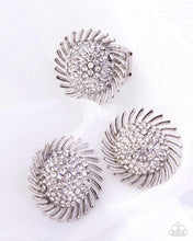 Load image into Gallery viewer, Paparazzi Strategic Show Complete Set
