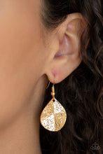 Load image into Gallery viewer, Paparazzi Texture Storm Gold Necklace
