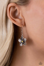 Load image into Gallery viewer, Paparazzi Free FLORAL - Yellow Necklace
