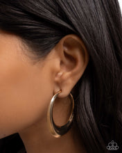 Load image into Gallery viewer, Paparazzi Circular Circumstance Gold Earrings
