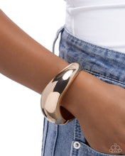 Load image into Gallery viewer, Paparazzi Fearless Fame Gold Bracelet
