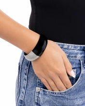 Load image into Gallery viewer, Paparazzi Painted Paramount Black Bracelet
