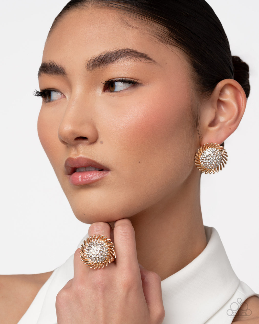 PRE-ORDER - Paparazzi Strategic Show Gold Earrings and Ring Set