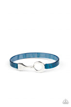 Load image into Gallery viewer, Paparazzi HAUTE Button Topic Blue Bracelet
